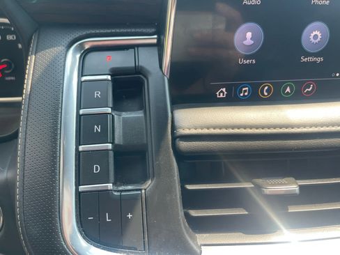 Used 2021 Chevrolet Suburban Premier AWD/4WD image 19