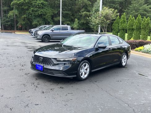 Certified 2025 Honda Accord LX image 6