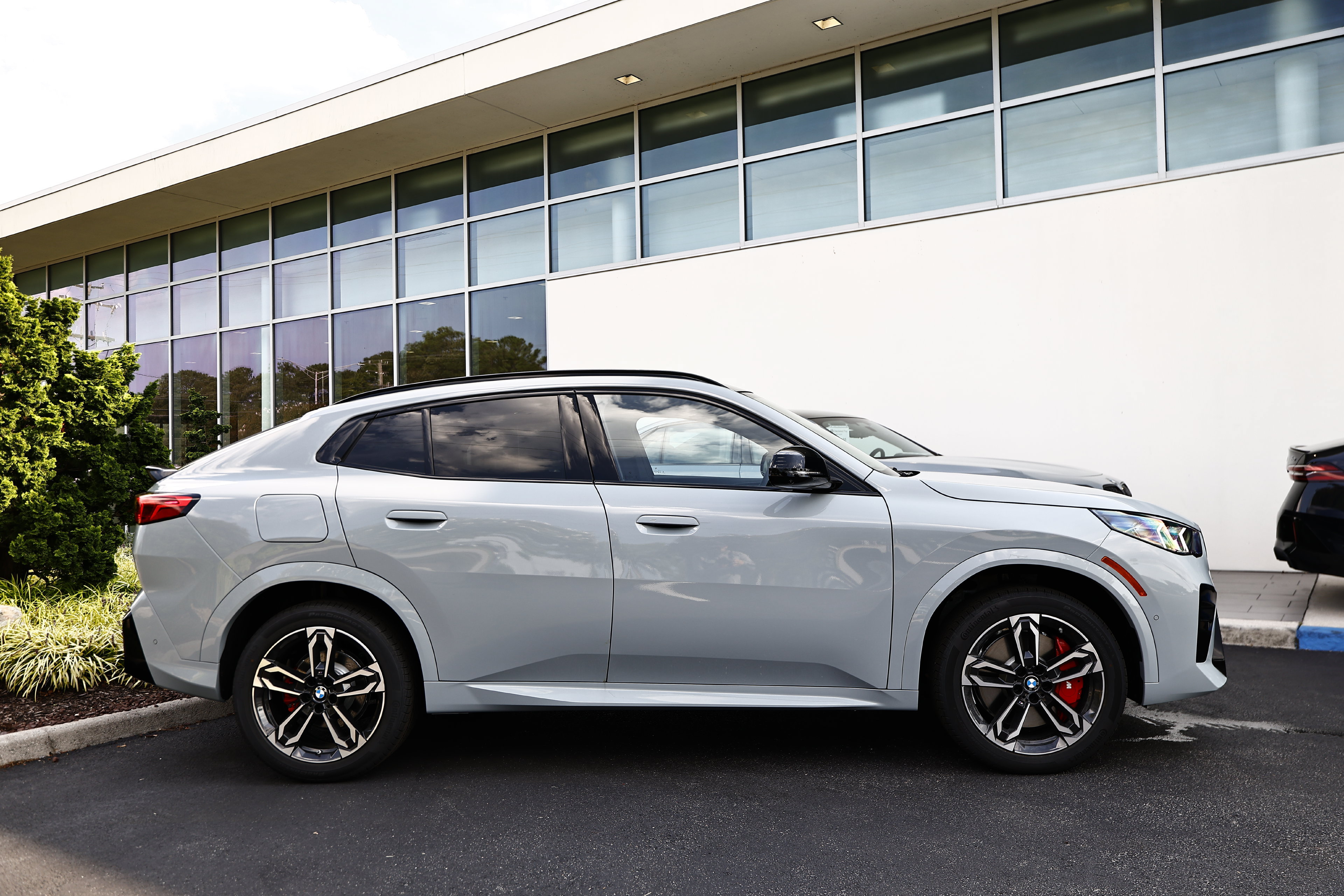 New 2027 BMW X2 xDrive28i AWD/4WD image 8