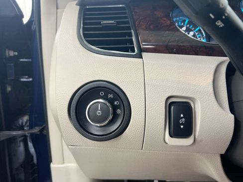 Used 2012 Ford Taurus SEL FWD image 17