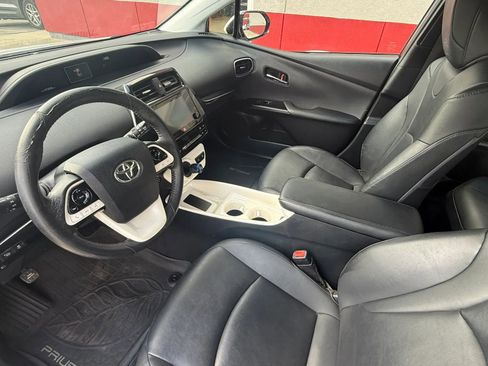 Used 2016 Toyota Prius Four w/ Advanced Technology Package FWD image 9