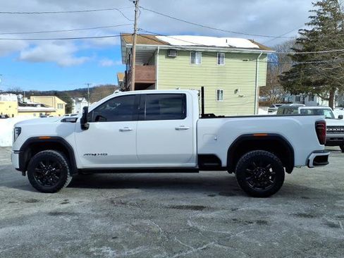 Used 2024 GMC Sierra 3500 AT4 w/ AT4 Premium Plus Package image 4