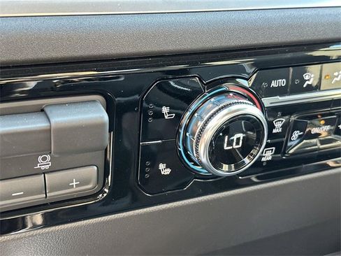 New 2026 GMC Sierra 1500 Elevation w/ LPO, Elevation Black Package image 17