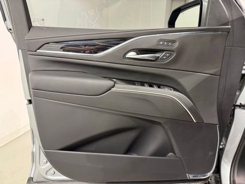 Used 2024 Cadillac Escalade Sport w/ LPO, ONYX Package image 11