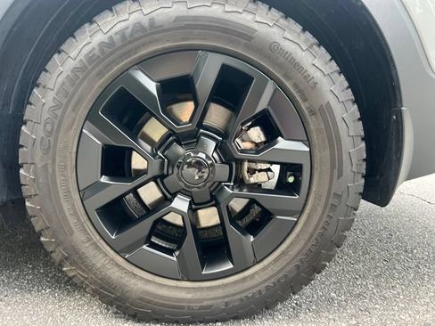 Used 2025 Kia Telluride AWD image 25