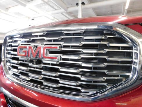 Used 2019 GMC Terrain Denali w/ Advanced Safety Package FWD image 23