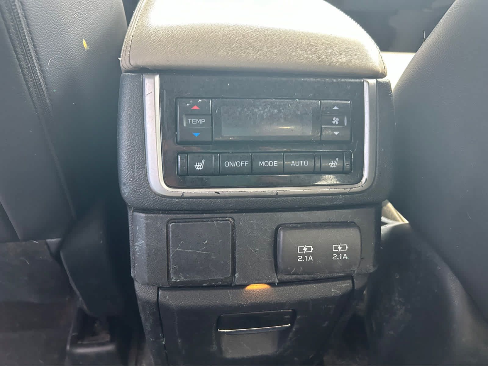 Used 2022 Subaru Ascent Limited w/ Technology Package AWD/4WD image 7
