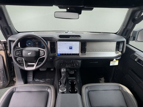 New 2026 Ford Bronco Outer Banks AWD/4WD image 12
