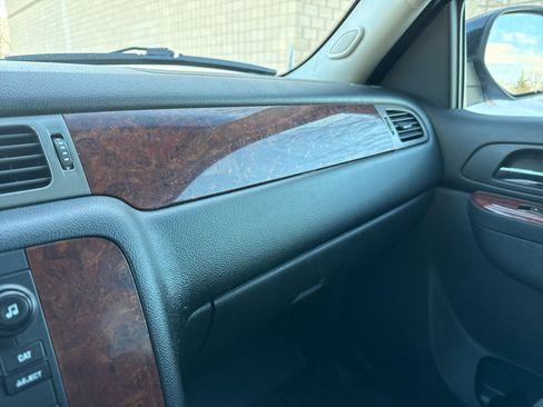 Used 2012 Chevrolet Avalanche LT image 14