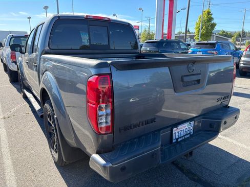 Used 2021 Nissan Frontier SV w/ Midnight Edition Floor Mats AWD/4WD image 7