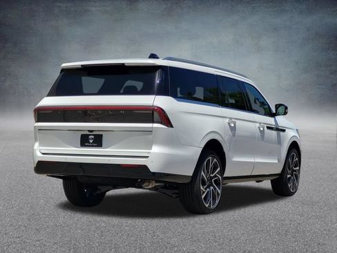 New 2026 Lincoln Navigator L Black Label AWD/4WD image 7