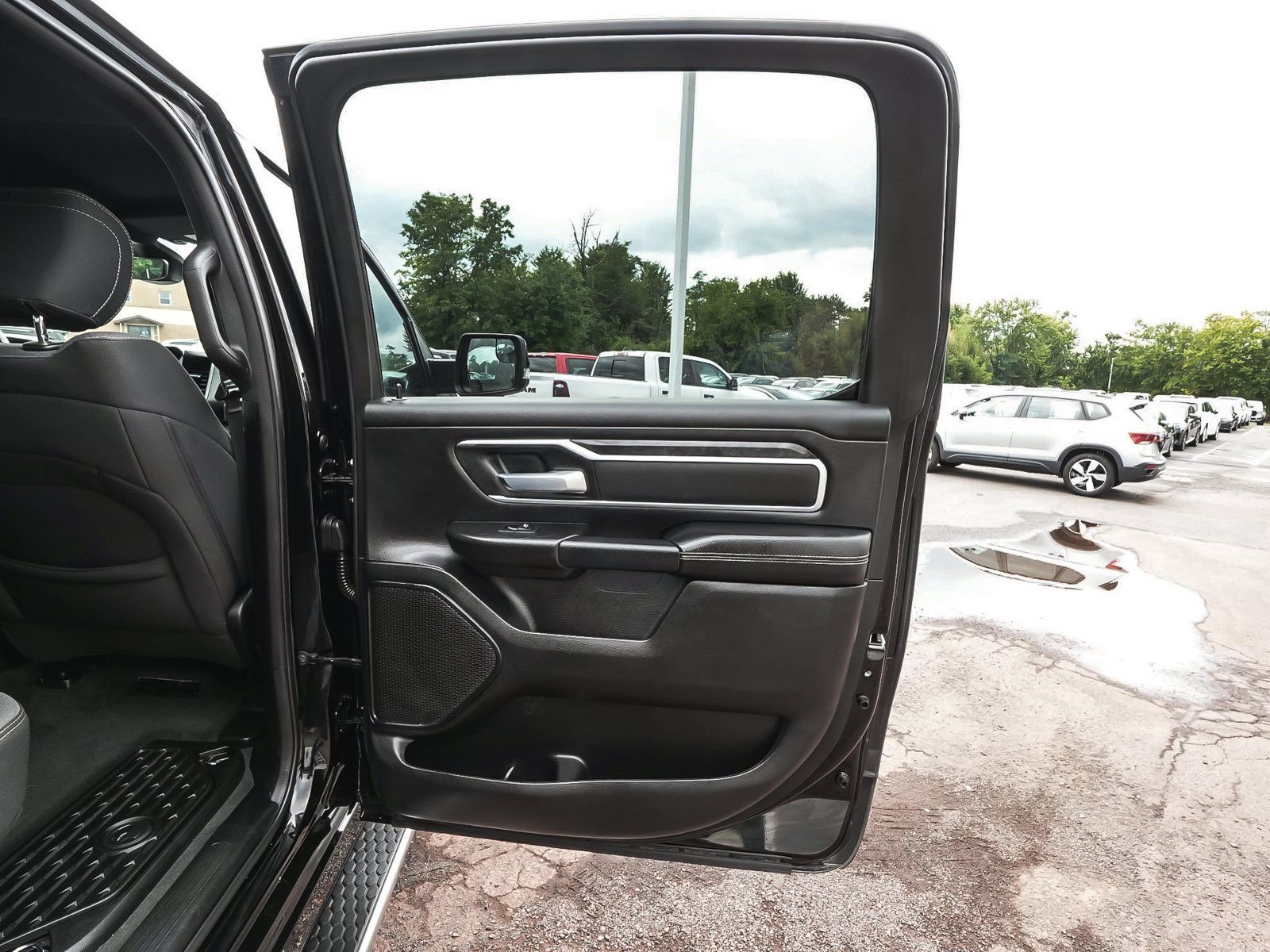 Used 2023 RAM 1500 Big Horn AWD/4WD image 14