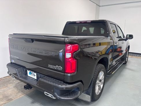 Used 2021 Chevrolet Silverado 1500 High Country w/ Technology Package AWD/4WD image 7