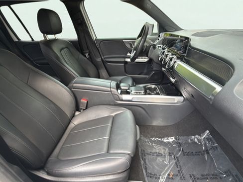 Used 2023 Mercedes-Benz GLB 250 4MATIC image 24
