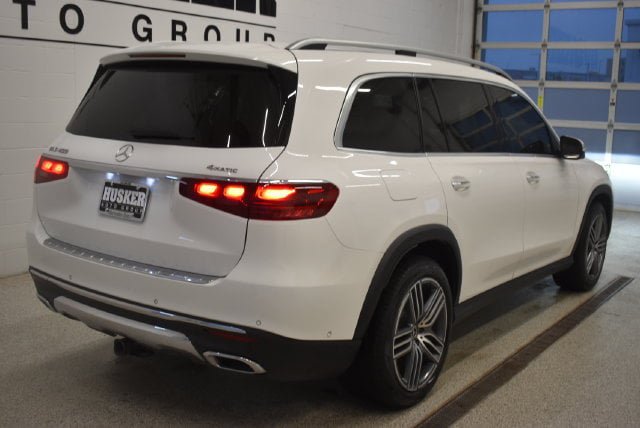 Used 2024 Mercedes-Benz GLS 450 4MATIC image 4