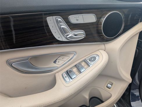 Used 2017 Mercedes-Benz C 300 4MATIC Sedan image 9