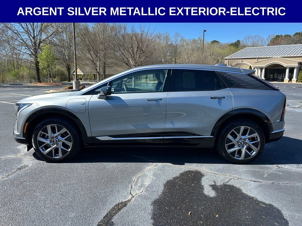 Used 2025 Cadillac Optiq Luxury 1 AWD/4WD image 11