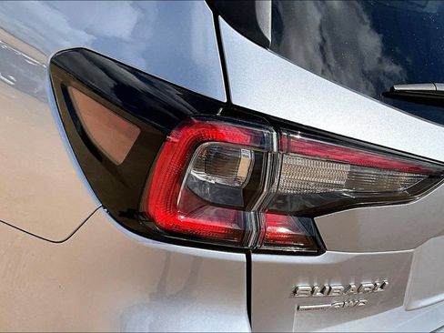 Used 2024 Subaru Outback Premium AWD/4WD image 28