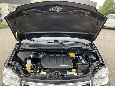 Used 2015 Chrysler Town & Country Touring w/ Driver Convenience Group FWD image 56