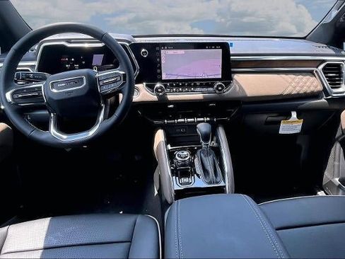 New 2026 GMC Canyon Denali w/ LPO, Denali Black Edition AWD/4WD image 5