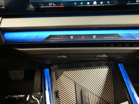 Used 2025 BMW X3 xDrive30i w/ M Sport Package image 28