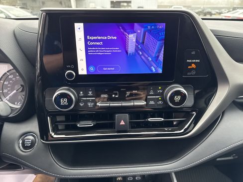 Used 2023 Toyota Highlander LE image 18