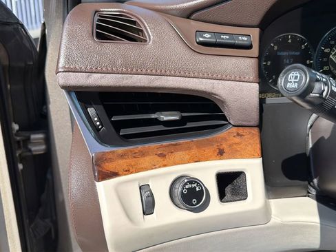 Used 2015 Cadillac Escalade ESV Luxury RWD image 15