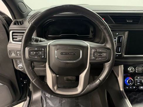 Used 2022 GMC Yukon XL Denali image 22