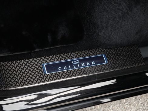 New 2026 Rolls-Royce Cullinan Black Badge AWD/4WD image 9