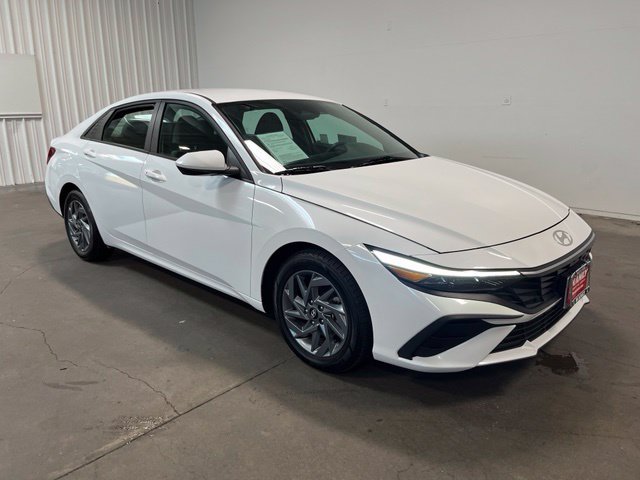 Used 2024 Hyundai Elantra SEL FWD image 1