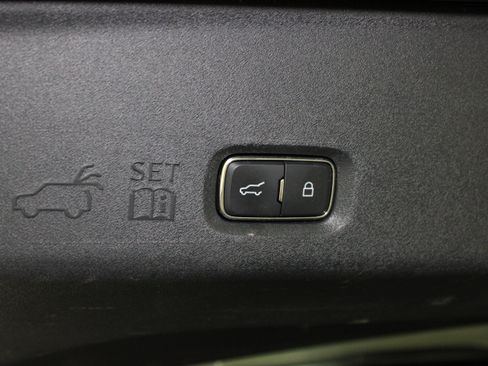 Used 2025 Ford Expedition Platinum w/ Driver's Package AWD/4WD image 17