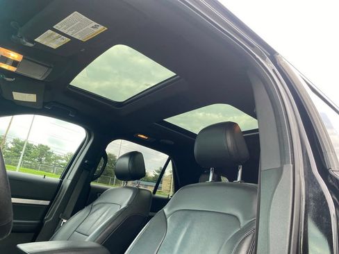 Used 2017 Ford Explorer XLT w/ Equipment Group 202A AWD/4WD image 19