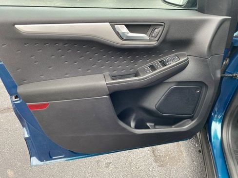 Used 2020 Ford Escape SE Sport image 17