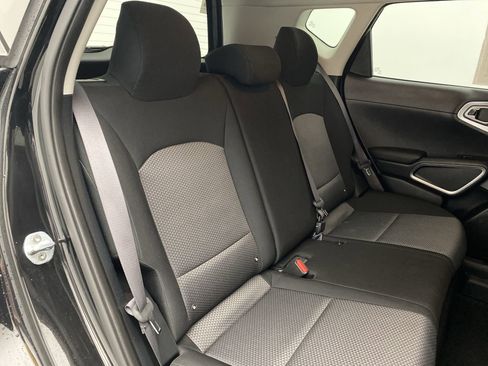 Used 2020 Kia Soul LX FWD image 17