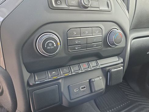 Used 2022 Chevrolet Silverado 1500 Custom image 22