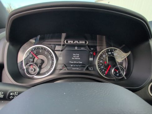 Used 2019 RAM 1500 Big Horn AWD/4WD image 18