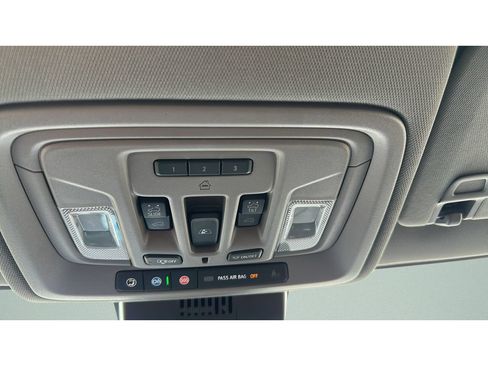 Used 2022 Chevrolet Silverado 1500 LTZ AWD/4WD image 25