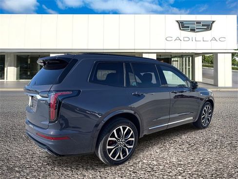 Certified 2024 Cadillac XT6 Sport w/ Platinum Package image 6