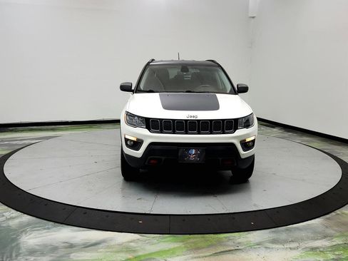 Used 2019 Jeep Compass Trailhawk AWD/4WD image 2