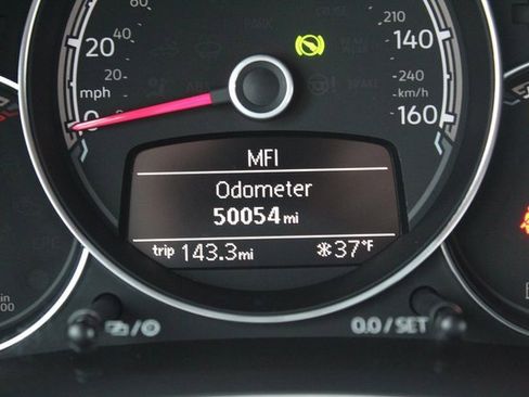 Used 2017 Volkswagen Beetle 1.8T SE image 28