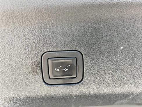 Used 2024 GMC Yukon Denali AWD/4WD image 17