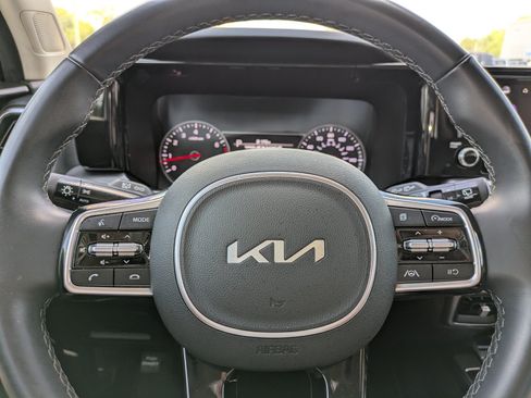 Certified 2023 Kia Sorento S FWD image 21