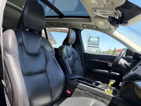 Used 2019 Volvo XC90 T6 Momentum w/ Advanced Package AWD/4WD image 18