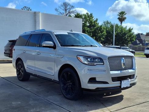 Certified 2022 Lincoln Navigator Reserve AWD/4WD image 20