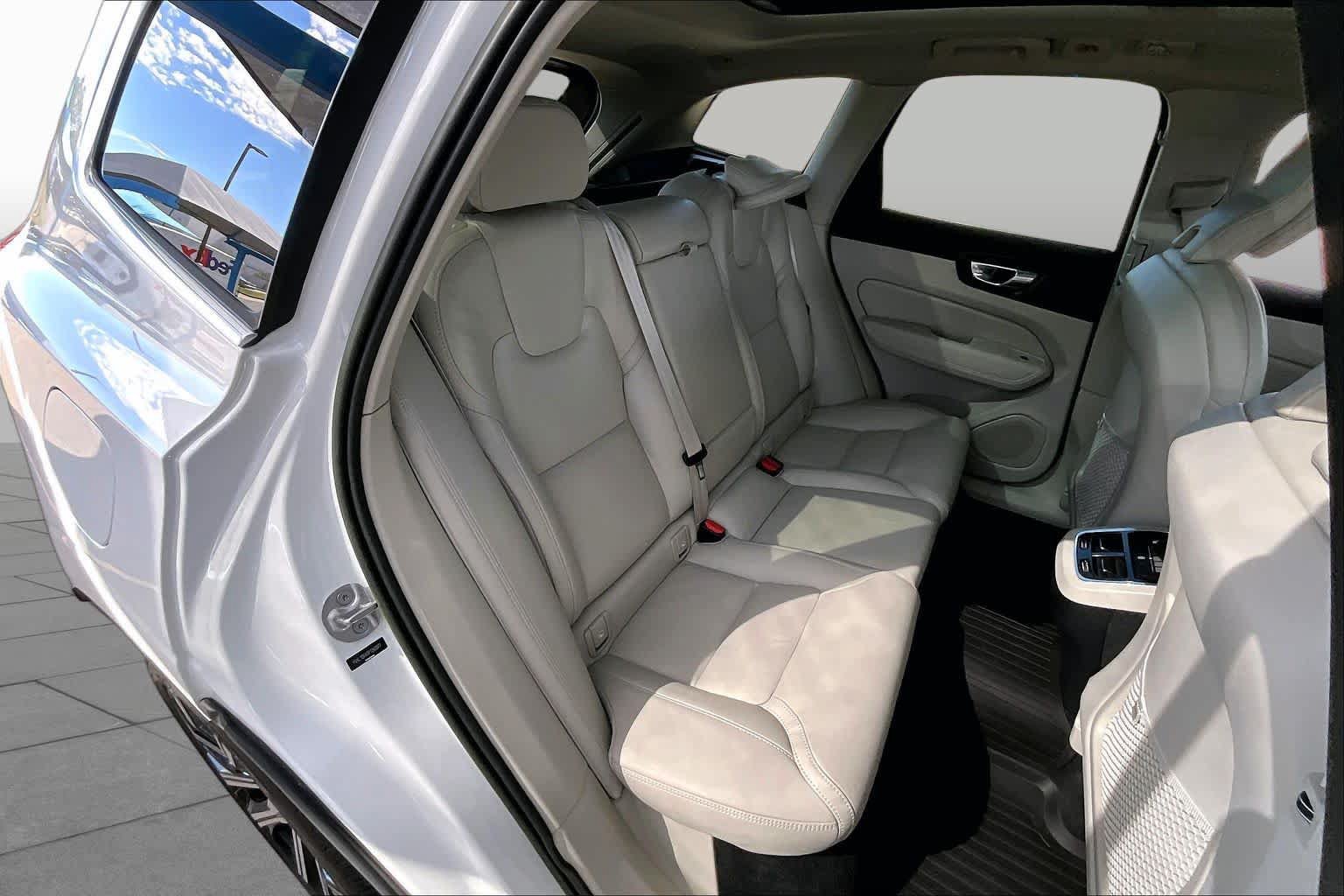 Used 2023 Volvo XC60 B5 Ultimate w/ Climate Package AWD/4WD image 20
