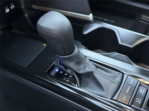 Used 2026 Toyota Camry LE image 31