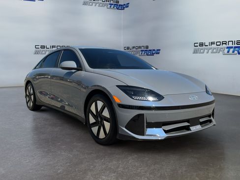 Used 2024 Hyundai Ioniq 6 SE RWD image 3