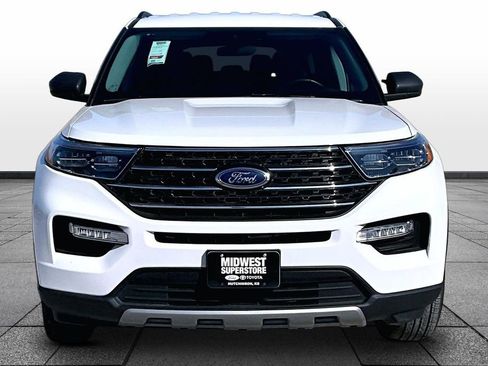 Used 2024 Ford Explorer XLT w/ Equipment Group 202A image 3