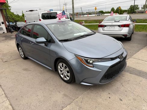 Used 2024 Toyota Corolla LE image 3