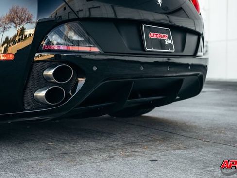 Used 2014 Ferrari California RWD image 38